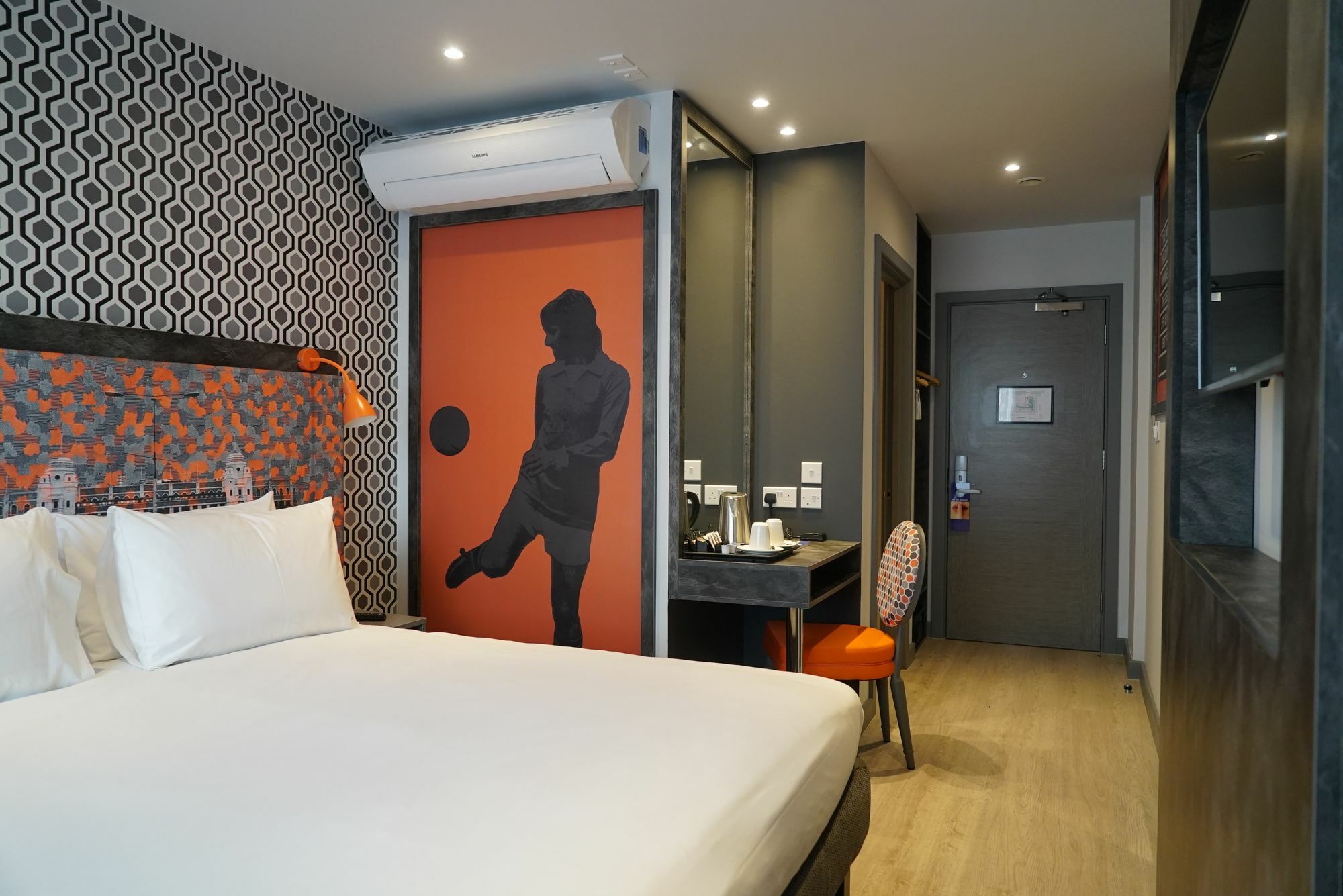 Best Western Plus London Wembley Hotel Экстерьер фото